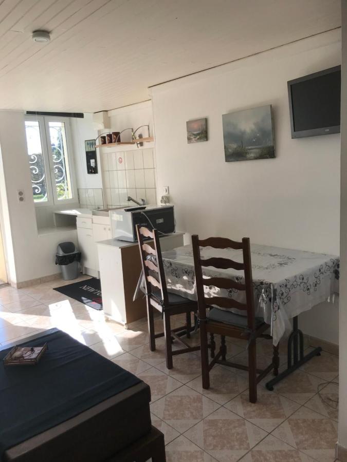 Charmant Studio Meuble Montignac-Charente Eksteriør bilde